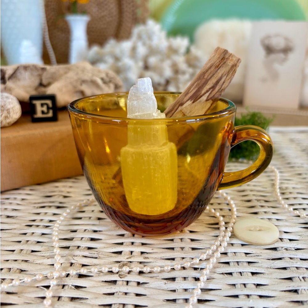 Vintage Glass Tea Cup 🌼